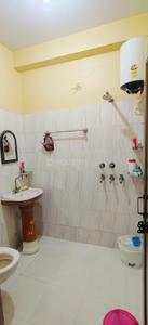 Bathroom Image of 900 Sq.ft 3 BHK Builder Floor for sale in Shahdara New Delhi for Rs. 6000000