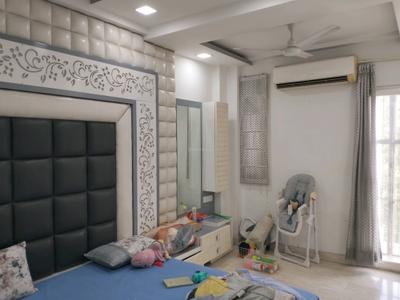 Bedroom Image of 1700 Sq.ft 5 BHK Builder Floor for sale in Pitampura New Delhi for Rs. 39500000
