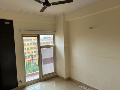 Bedroom Image of 950 Sq.ft 2 BHK Apartment / Flat for sale in Gardenia Golf City, Sector 75 Noida for Rs. 6800000