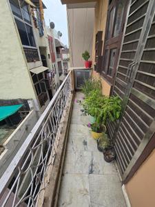 Balcony Image of 700 Sq.ft 2 BHK Builder Floor for sale in Laxmi Nagar New Delhi for Rs. 5500000