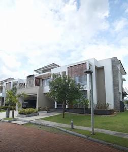Image of 4800 Sq.ft 3 BHK Villa for sale in Thrippunithura, Kochi for Rs. 82500000