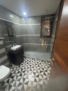 Bathroom Image of 1400 Sq.ft 3 BHK Builder Floor for sale in Mansarover Garden New Delhi for Rs. 36000000