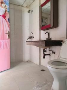 Common Bathroom Image of 1685 Sq.ft 3 BHK Apartment / Flat for sale in Paramount Floraville, Sector 137 Noida for Rs. 20500000