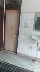 Bathroom Image of 2000 Sq.ft 6 BHK Apartment / Flat for sale in Aminabad Lucknow for Rs. 11000000