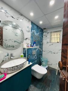 Bathroom Image of 1800 Sq.ft 3 BHK Apartment / Flat for rent in The Central Park South, Sholinganallur Chennai for Rs. 50000