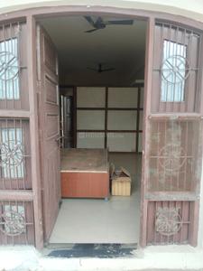Kitchen Image of 1500 Sq.ft 1 BHK Builder Floor for rent in Sudama Nagar Indore for Rs. 10000