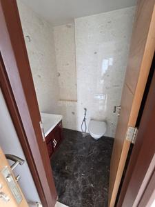 Bathroom Image of 1000 Sq.ft 2 BHK Apartment / Flat for rent in Ekta Tripolis, Goregaon West Mumbai for Rs. 85000