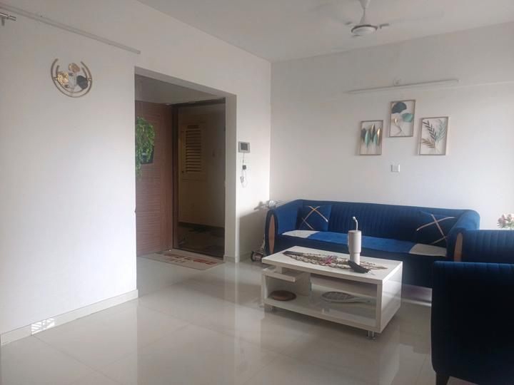 Chaphalkar Elina Living Main Image 1