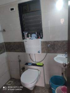 Bathroom Image of Nikhil chinappa pg service  in Goregaon West, Mumbai
