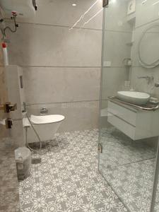Bathroom Image of 1450 Sq.ft 3 BHK Apartment / Flat for sale in Ramakrishna Apartments, Patparganj New Delhi for Rs. 22500000