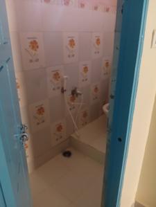 Bathroom Image of 1200 Sq.ft 2 BHK Builder Floor for rent in Warangal Town Warangal for Rs. 15000