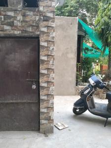 Car Garage Image of 1800 Sq.ft 3 BHK Apartment / Flat for sale in Dilshad Garden New Delhi for Rs. 17500000