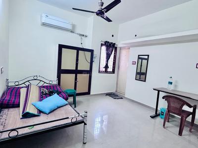 Bedroom Image of 1200 Sq.ft 2 BHK Independent House for rent in Tharamani Chennai for Rs. 33000