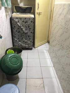 Bathroom Image of 400 Sq.ft 1 RK Apartment / Flat for rent in Kothrud Pune for Rs. 12000