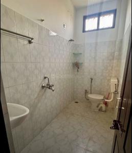 Bathroom Image of 1750 Sq.ft 3 BHK Apartment / Flat for rent in Maitripuram Gorakhpur for Rs. 20000