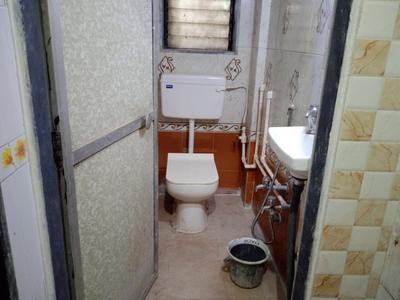 Bathroom Image of 600 Sq.ft 1.5 BHK Apartment / Flat for rent in Dombivli East Thane for Rs. 16000