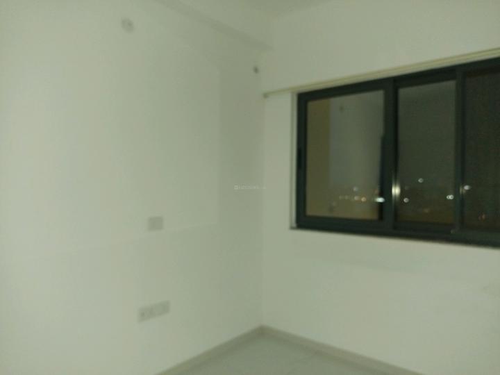 Amanora Gold Towers Main Image 1