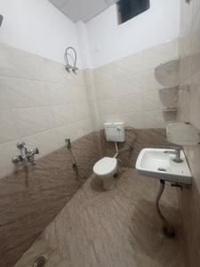 Bathroom Image of 1250 Sq.ft 2 BHK Builder Floor for rent in Indira Nagar Lucknow for Rs. 16000