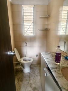 Bathroom Image of 2000 Sq.ft 4 BHK Apartment / Flat for rent in Airoli Navi Mumbai for Rs. 75000