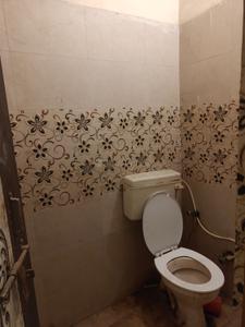 Bathroom Image of 700 Sq.ft 1 RK Builder Floor for rent in Gomti Nagar Lucknow for Rs. 12000