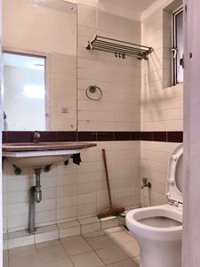 Bedroom Three Image of 2000 Sq.ft 4 BHK Apartment / Flat for sale in DLF Belvedere Park, DLF Phase 2 Gurgaon for Rs. 39000000