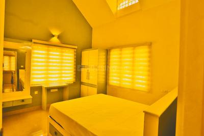 Bedroom Image of 2200 Sq.ft 3 BHK Villa for rent in Maradu Kochi for Rs. 52000