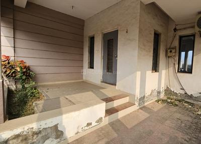Image of 1500 Sq.ft 3 BHK Villa for rent in Abrama Village, Valsad for Rs. 15000