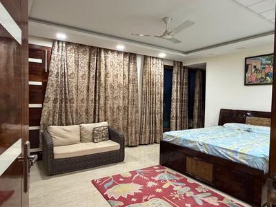 Bedroom Image of 4000 Sq.ft 4 BHK Builder Floor for rent in Mayfield Garden Luxury Floors, Mayfield Garden Gurgaon for Rs. 120000