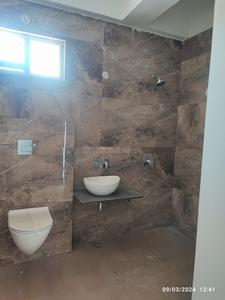 Bathroom Image of 2000 Sq.ft 3 BHK Apartment / Flat for sale in Vishnu Puri Kanpur for Rs. 13000000