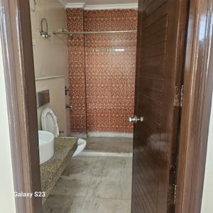 Image of 2800 Sq.ft 4 BHK Builder Floor for rent in Unitech Residency Greens, Sector 46, Gurgaon for Rs. 75000