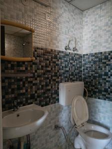 Common Bathroom Image of 750 Sq.ft 2 BHK Apartment / Flat for sale in Signature Global Andour Heights, Sector 71 Gurgaon for Rs. 8700000