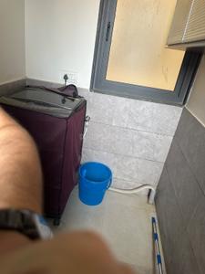 Bathroom Image of 1350 Sq.ft 2.5 BHK Apartment / Flat for sale in A Shridhar Kaveri Kadamb, Shilaj Ahmedabad for Rs. 7700000