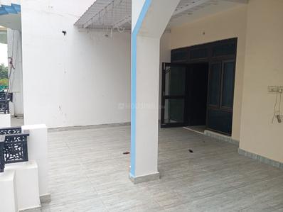 Balcony Image of 1600 Sq.ft 2 BHK Builder Floor for rent in Indira Nagar Lucknow for Rs. 20000