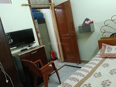 Bedroom Image of 450 Sq.ft 2 BHK Builder Floor for sale in Pandav Nagar New Delhi for Rs. 2900000