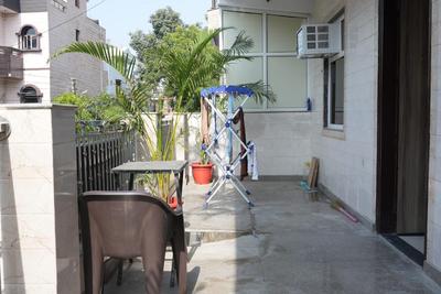 Balcony Image of Mahi pg in Sector 27, Noida