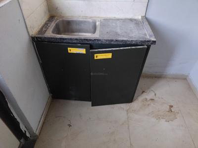 Kitchen Image of 913 Sq.ft 2 BHK Apartment / Flat for rent in Laabham Residency, Pipliyahana Indore for Rs. 17000