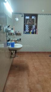 Bathroom Image of 1875 Sq.ft 3 BHK Apartment / Flat for sale in Arun Vihar, Sector 37 Noida for Rs. 24000000