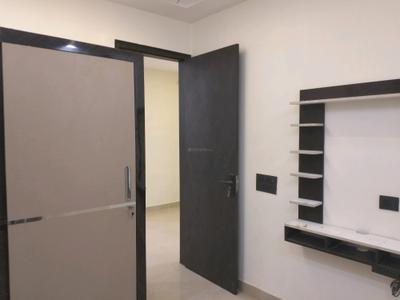 Bedroom Image of 720 Sq.ft 2 BHK Builder Floor for sale in Mukherjee Nagar New Delhi for Rs. 11000000