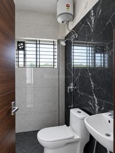 Bathroom Image of 750 Sq.ft 1 BHK Apartment / Flat for rent in Sampigehalli Bengaluru for Rs. 18000