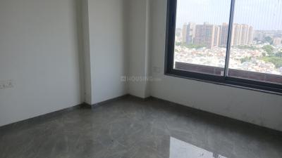 Bedroom Image of 1850 Sq.ft 3 BHK Apartment / Flat for rent in Shafalya Veritas, Sola Ahmedabad for Rs. 45000