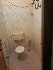 Bathroom Image of 900 Sq.ft 2 BHK Independent House for rent in Sanjaynagar Bengaluru for Rs. 20000