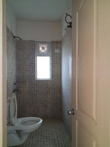 Common Bathroom Image of 1564 Sq.ft 3 BHK Apartment / Flat for sale in Paras Tierea, Sector 137 Noida for Rs. 13000000