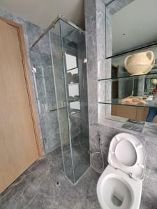 Bathroom Image of 1750 Sq.ft 3 BHK Apartment / Flat for sale in Bandra East Mumbai for Rs. 106000000