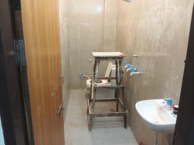 Bathroom Image of 550 Sq.ft 2 BHK Builder Floor for rent in Lohamandi Agra for Rs. 10000