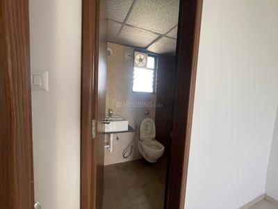 Bathroom Image of 980 Sq.ft 2 BHK Apartment / Flat for rent in Kohinoor Sportsville, Maan Pune for Rs. 32000