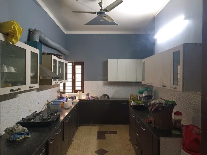 Sainik Colony, Sector 49 Main Image 1