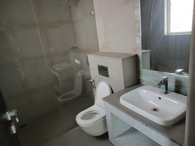 Bathroom Image of 2000 Sq.ft 3 BHK Apartment / Flat for rent in Prestige Fairfield, RMV Extension Stage 2 Bengaluru for Rs. 100000