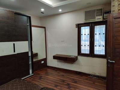 Bedroom Image of 1800 Sq.ft 3 BHK Builder Floor for rent in Naraina New Delhi for Rs. 50000