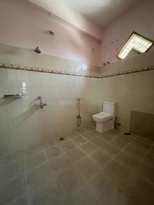 Bathroom Image of 4000 Sq.ft 5 BHK Independent House for rent in Jubilee Hills Hyderabad for Rs. 150000