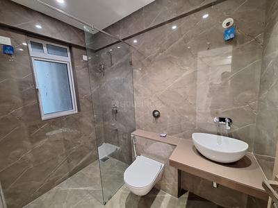 Bathroom Image of 890 Sq.ft 2.5 BHK Apartment / Flat for sale in The Atmosphere, Mulund West Mumbai for Rs. 22500000